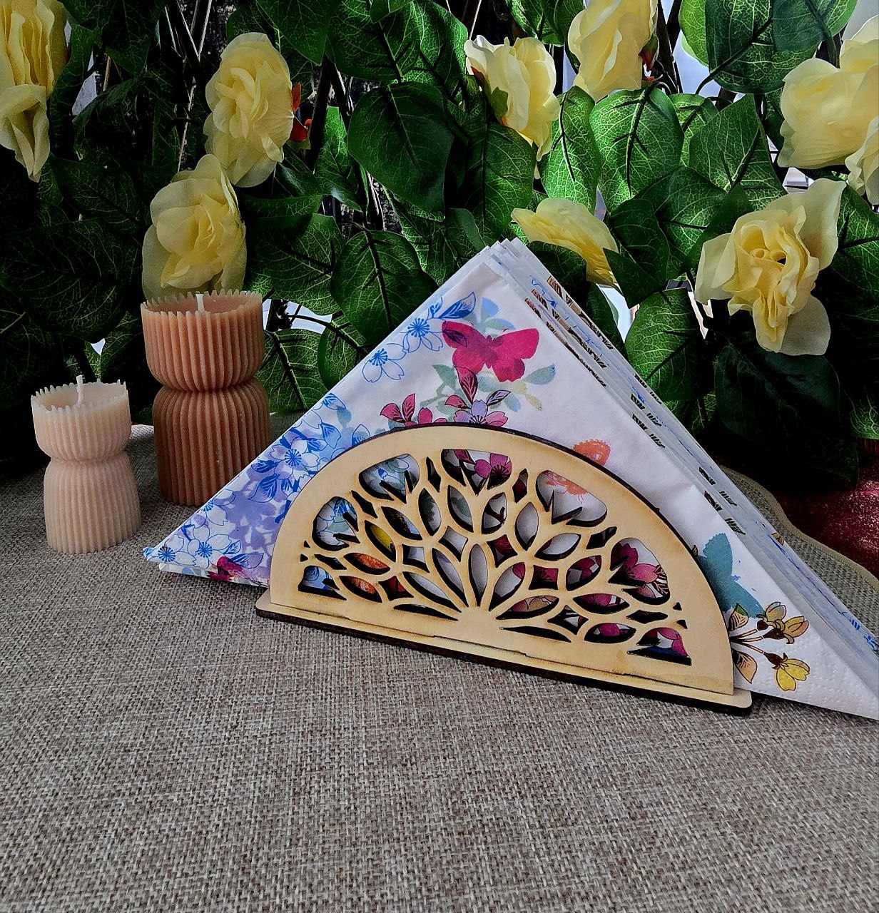 Valentinstag Laterne aus Holz - Kleeblatt & Herz Design mit LED-Licht