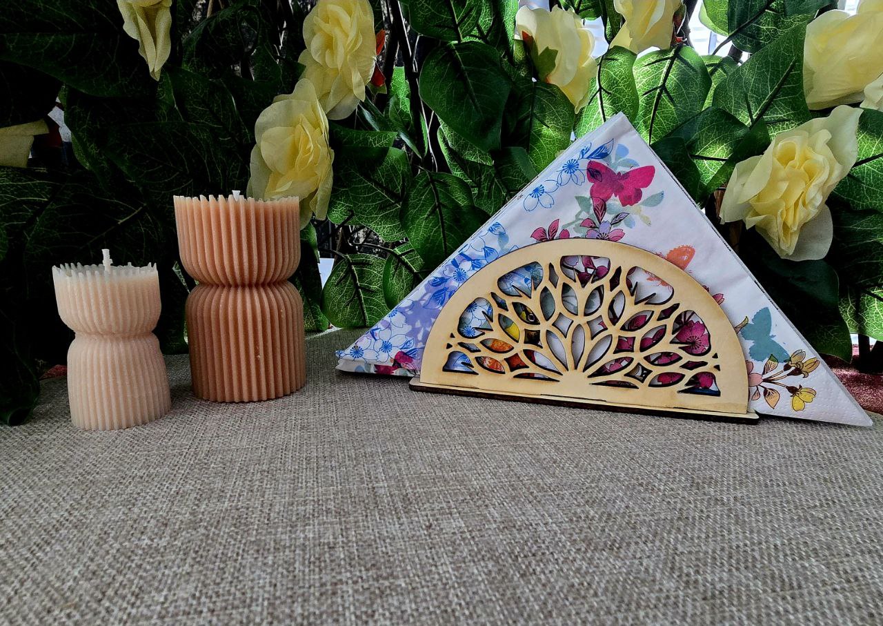 Serviettenhalter Lebensbaum aus Holz - Elegante Tischdekoration