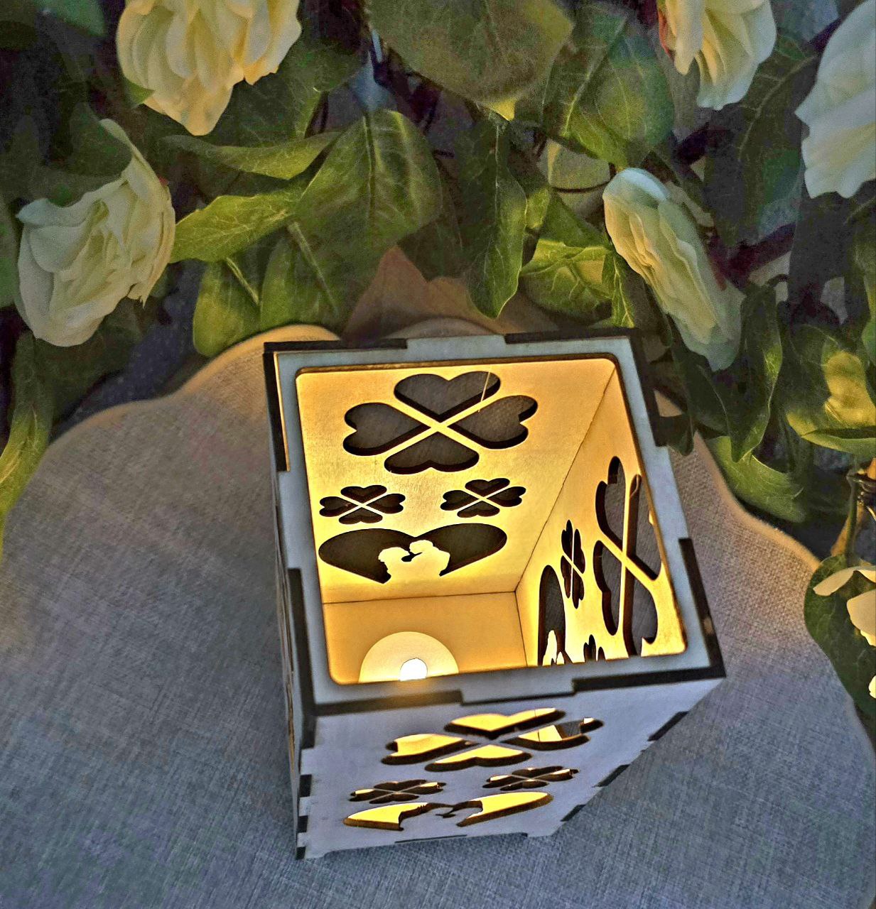 Valentinstag Laterne aus Holz - Kleeblatt & Herz Design mit LED-Licht